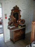Meuble avant restauration (voir photo de droite)