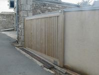 Portail coulissant en sapin class IV